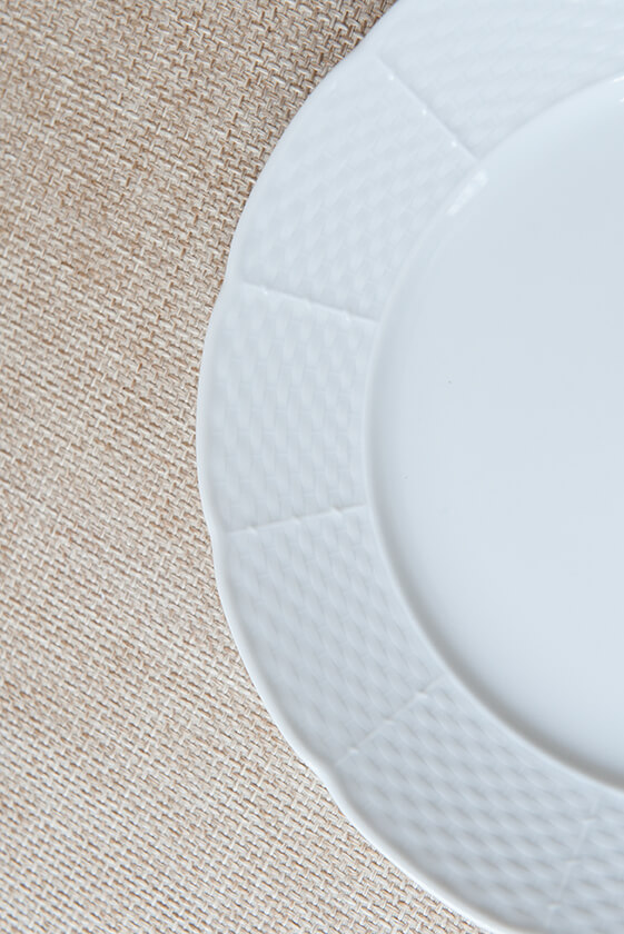 Placesetter Satin Non-Laminated Foam Dinnerware, 3-Compartment Plate, 9  dia, White, 500/Carton - mastersupplyonline